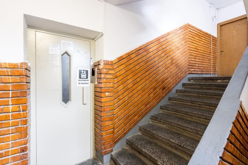 Stunning Views 2Br Midtown Flat - Charming Balcony Apartment Bucharest Exterior photo