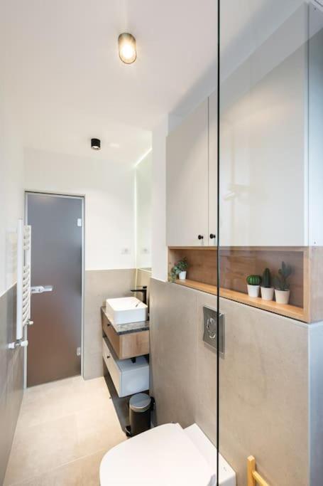 Stunning Views 2Br Midtown Flat - Charming Balcony Apartment Bucharest Exterior photo