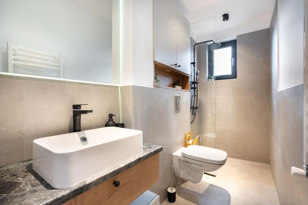 Stunning Views 2Br Midtown Flat - Charming Balcony Apartment Bucharest Exterior photo