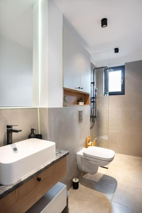 Stunning Views 2Br Midtown Flat - Charming Balcony Apartment Bucharest Exterior photo